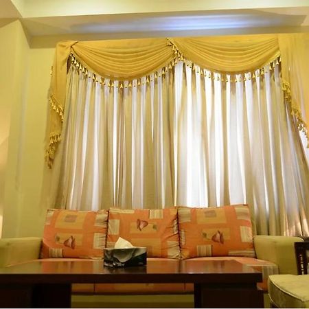 Hotel Multan Continental Exterior photo