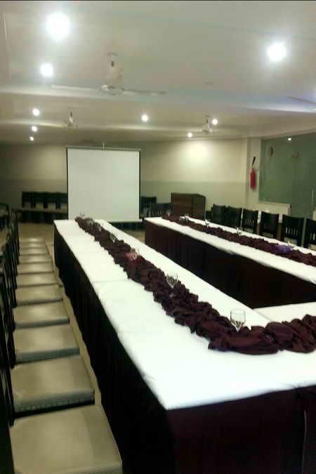 Hotel Multan Continental Exterior photo